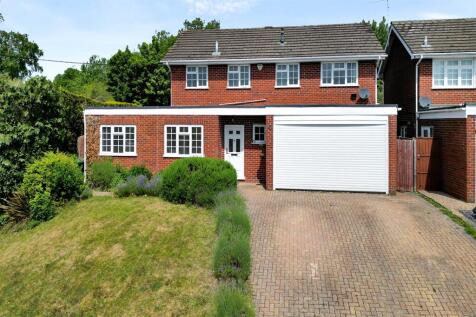 Springfield Avenue, Hartley Wintney, Hampshire, RG27