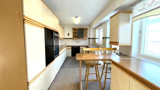 KITCHEN/ BREAKFAST ROOM