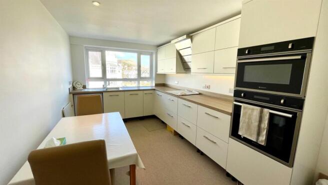 KITCHEN/ BREAKFAST ROOM