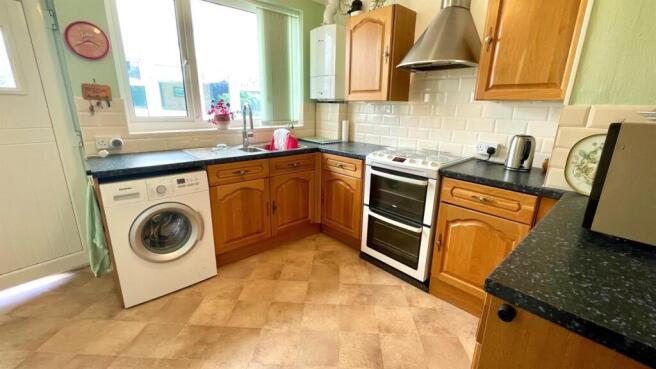 KITCHEN/ BREAKFAST ROOM