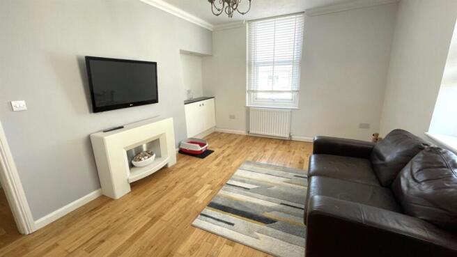 DOUBLE ASPECT LOUNGE