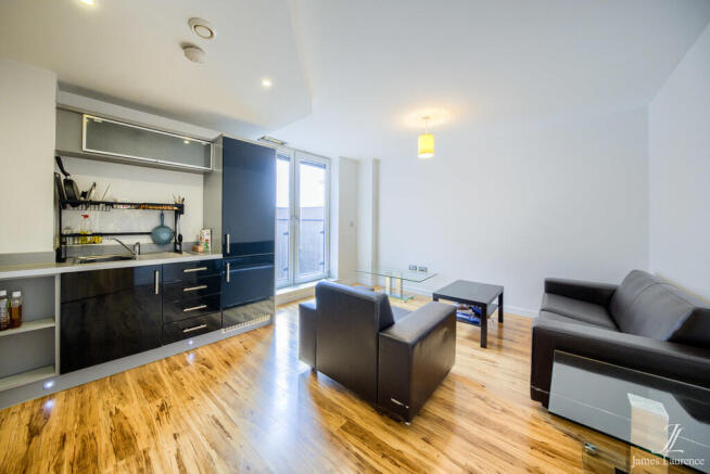 PXT44997-HDR(3)-E...