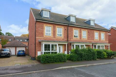 Crowthorne - 3 bedroom town house for sale