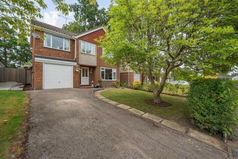 Grange Avenue, Crowthorne, Berkshire, RG45 6QG