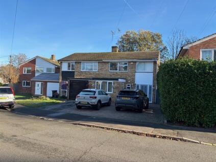 Lyneham Road Crowthorne, Berkshire RG45 6NP