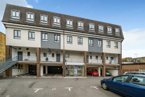 Crowthorne - 1 bedroom apartment for sale