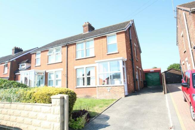 3 bedroom semi detached house for sale in Devizes Road Salisbury SP2