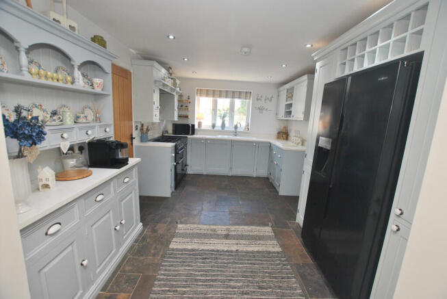 Kitchen1_edited