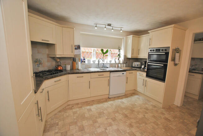 Kitchen_edited