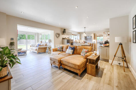 Shrewsbury Road, Cockshutt, SY12 0JH