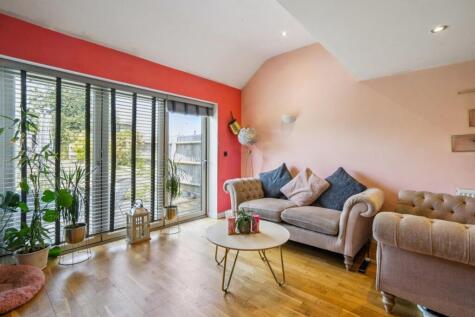 Risborough Road, Little Kimble, HP17