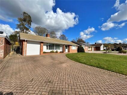 Braemar Drive, Highcliffe, Christchurch, Dorset, BH23
