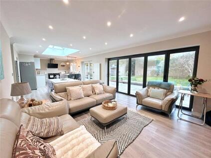 Smugglers Lane North, Highcliffe, Christchurch, Dorset, BH23