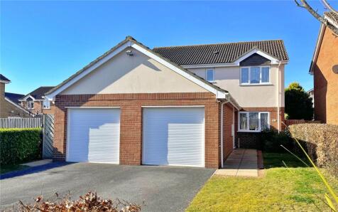 Thistle Close, Highcliffe, Christchurch, Dorset, BH23