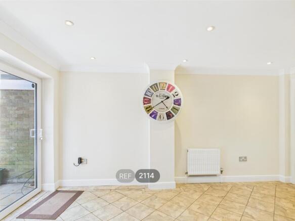Kitchen & Dining area