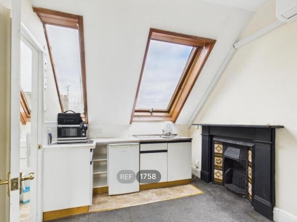 Kitchen/Living area