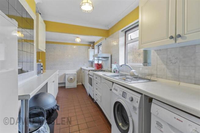 kitchen (2).JPG