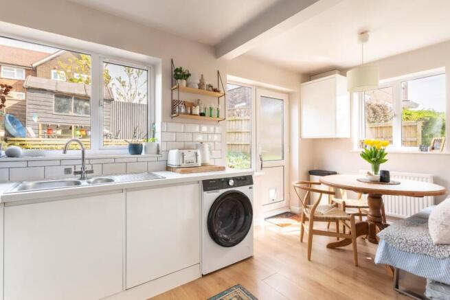 kitchen (2).jpg