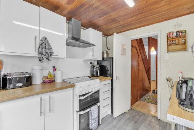 kitchen (2).jpg