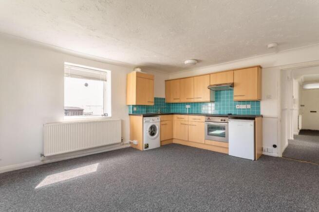 lounge kitchen (2).jpg