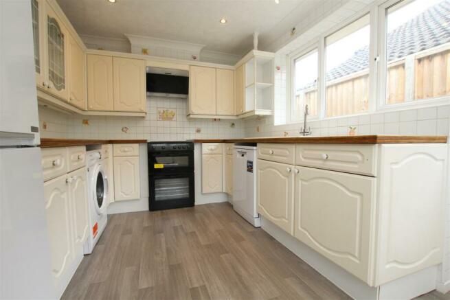 KITCHEN / BREAKFAST ROOM