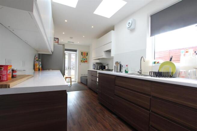 KITCHEN / DINER