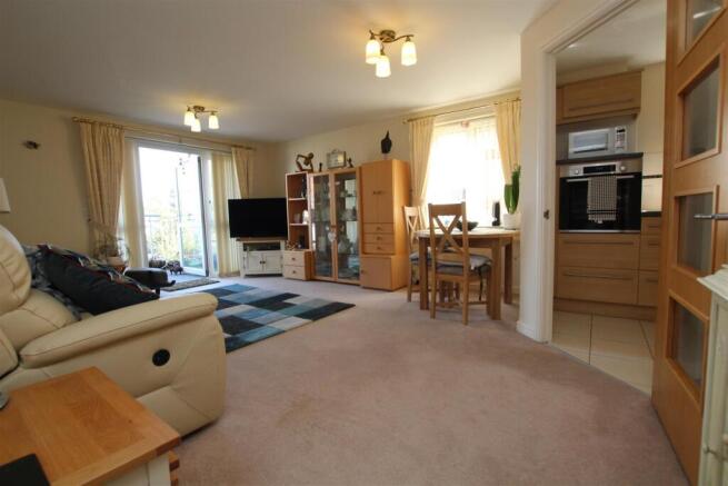 Lounge / Dining Room