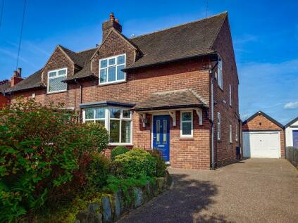 Hyde - 4 bedroom semi-detached house for sale