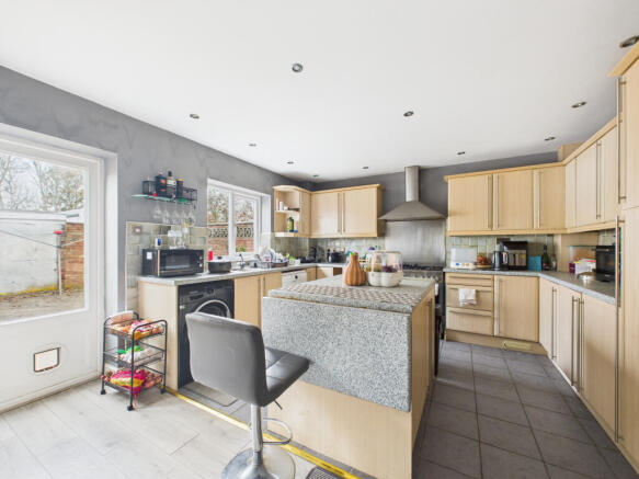 CAM02536G0-PR0023-STILL015