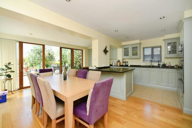 Kitchen/Breakfast Rm