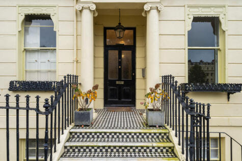 Brunswick Square, Hove, BN3