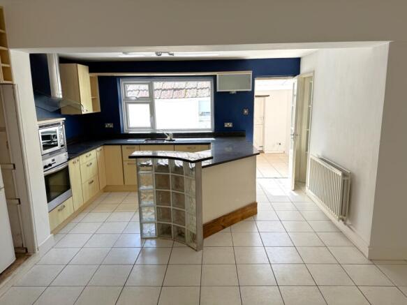 Kitchen (2)