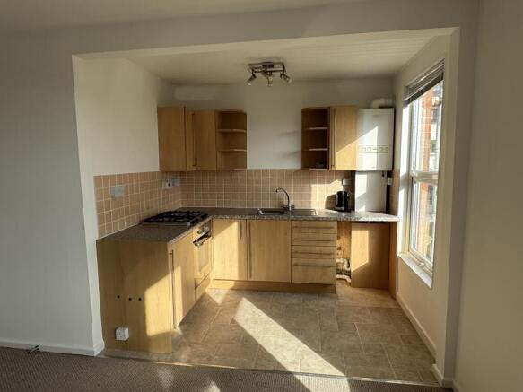 Flat 4, 9 Iddesleigh Tce - kitchen