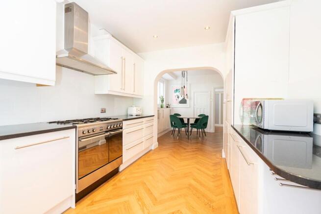 Kitchen & Dining Area