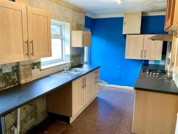 Kitchen pic1.jpg