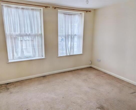 Bedroom 1.jpg
