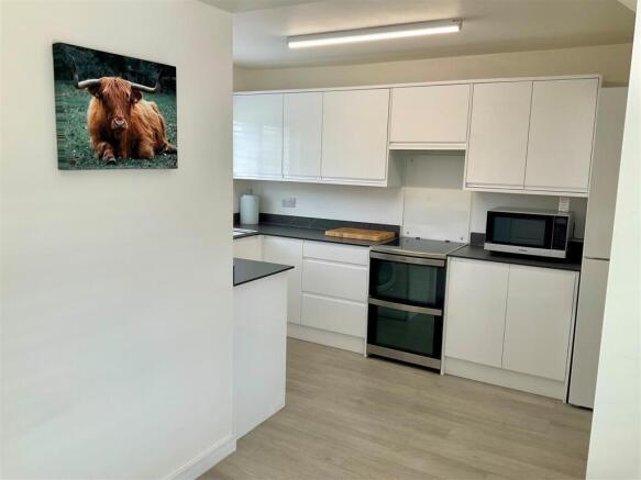 Kitchen pic1.jpg