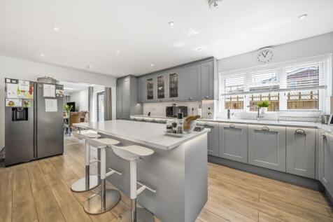 Wintringham Way, Purley on Thames, Reading, Berkshire, RG8