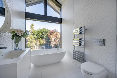 Mapledurham Drive, Purley on Thames, Reading, Berkshire, RG8