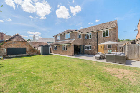 Woolhampton Hill, Woolhampton, Reading, Berkshire, RG7