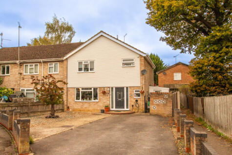 Lilac Close, Purley on Thames, Reading, Berkshire, RG8