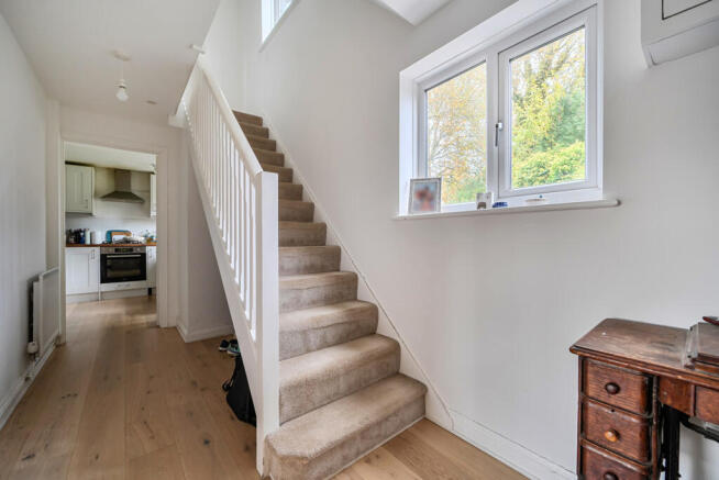 1372086-6-68ff85a...