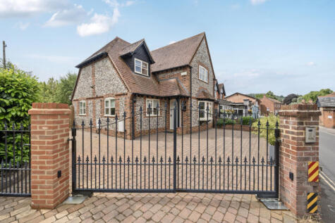 High Street, Goring, Reading, Oxfordshire, RG8