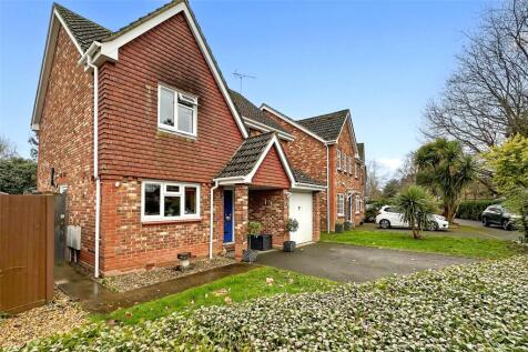 Larkspur Close, Littlehampton, West Sussex