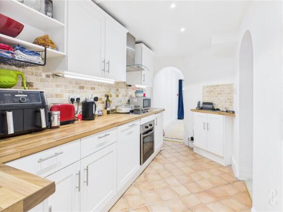 Fitted kitchen