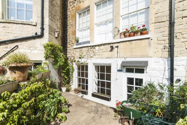 Garden Apartment, 18a Portland Place, Bath, BA1 2R