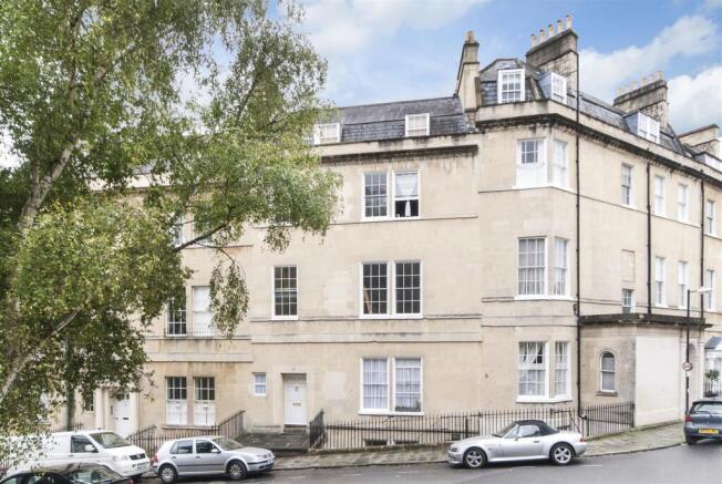 Garden Apartment, 18a Portland Place, Bath, BA1 2R