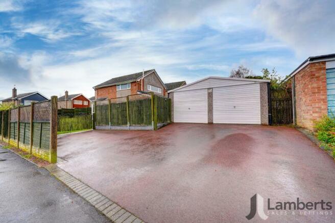 Double Garage & Driveway