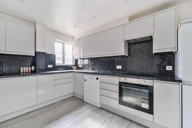 1332594-8-688b98e...