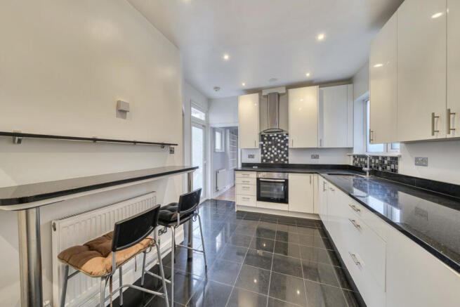 1361063-15-68d6b3...